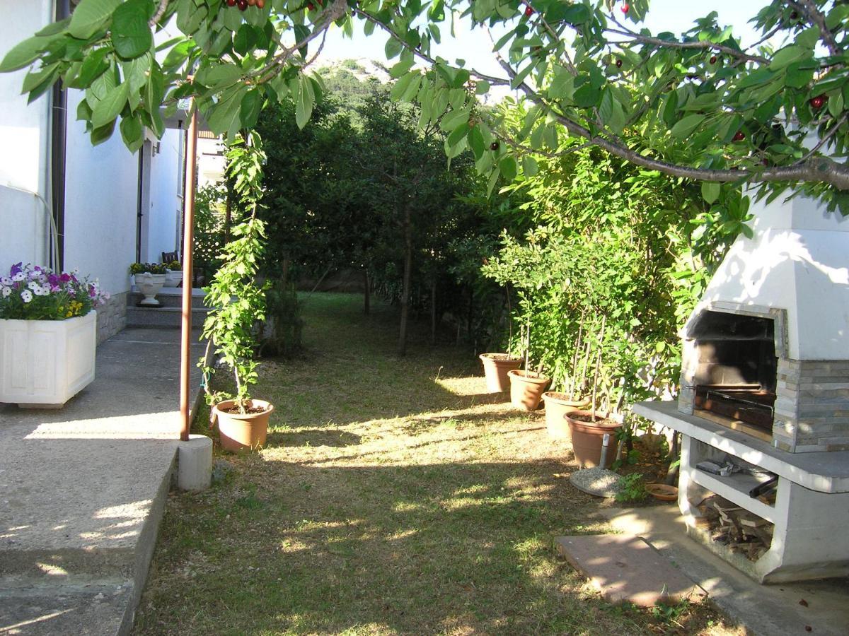 Apartments Mari With Terrace Baška Buitenkant foto