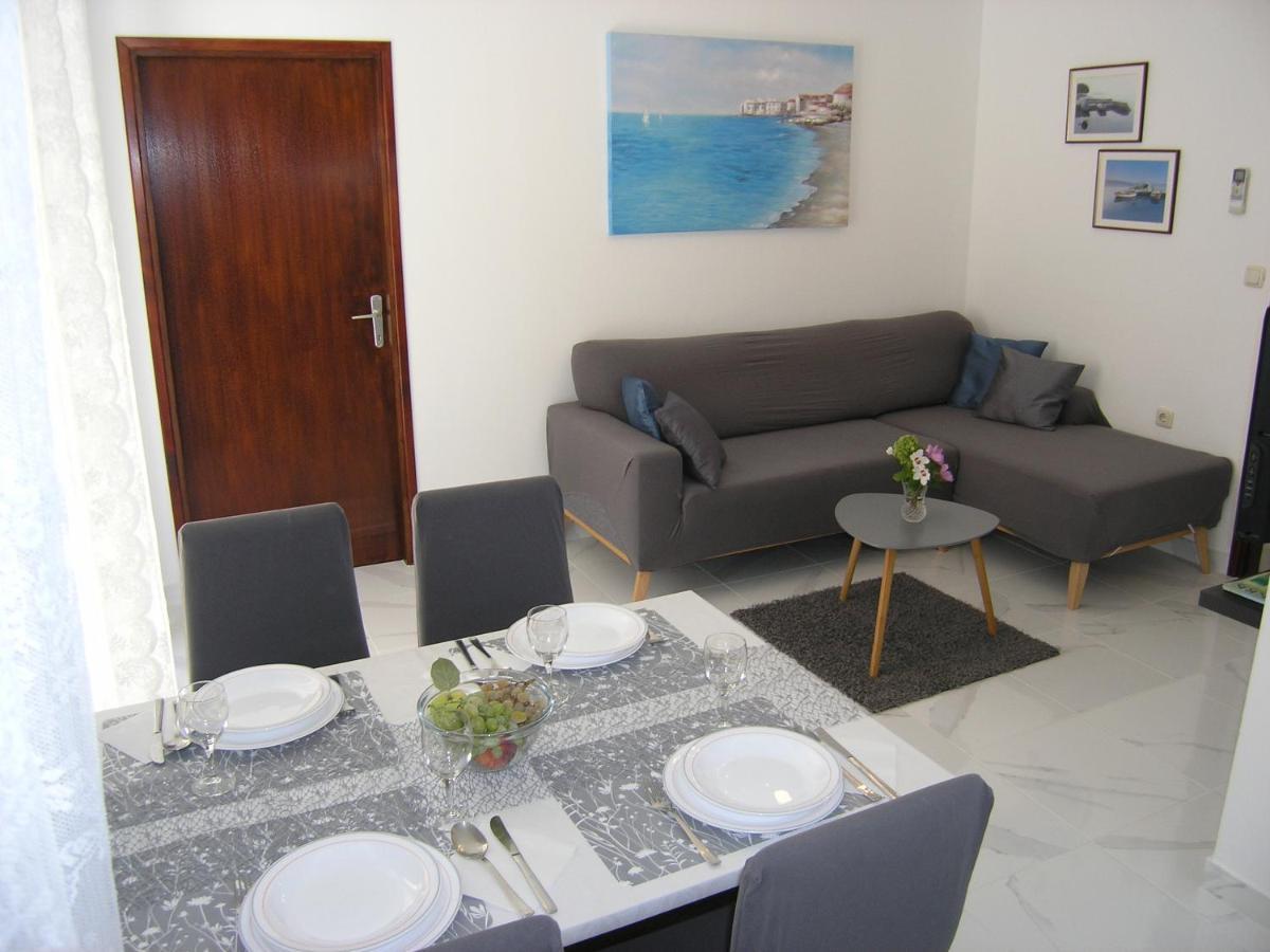 Apartments Mari With Terrace Baška Buitenkant foto